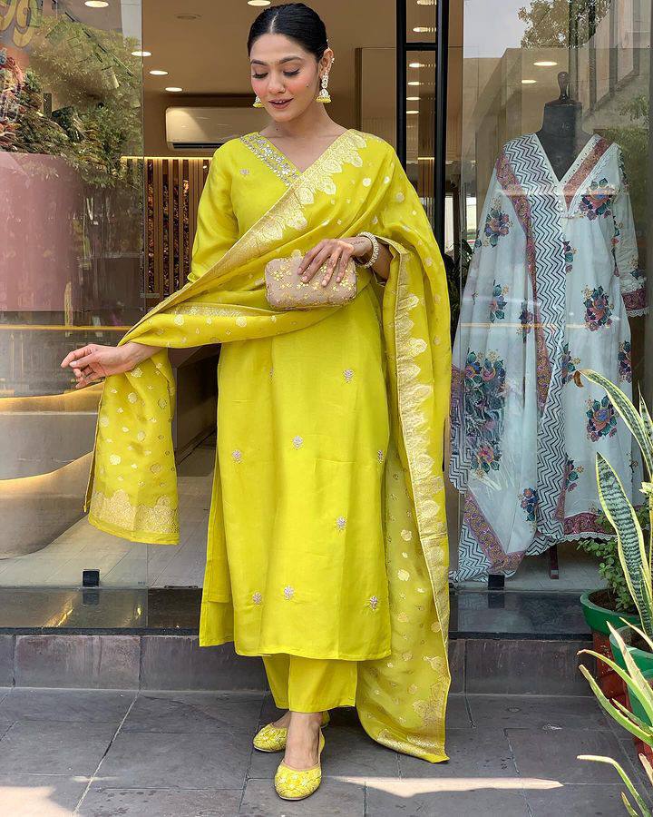Our Exclusive Collection is here, to add a touch of tradition to your wardrobe (NFRD454)