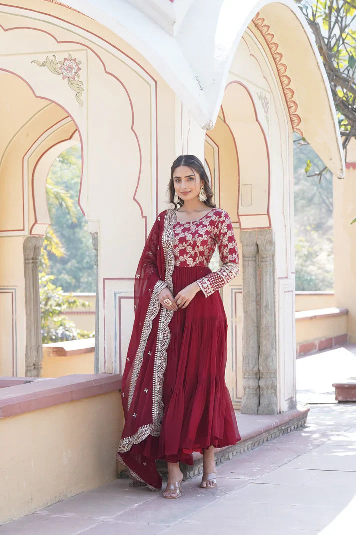 Faux Blooming gown with Viscose Dyable Jacquard With Sequins Embroidered Work Faux Blooming Dupatta(WD38) (02)