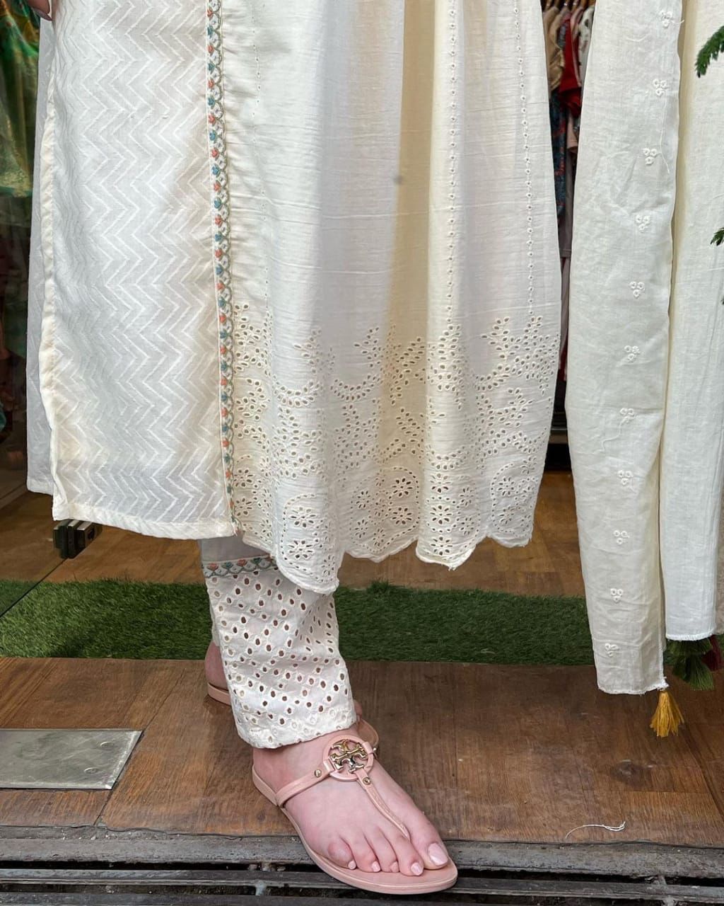 Cotton chikankari embroidered kurta with pants and stall dupatta will make you look the best. (WARED361)