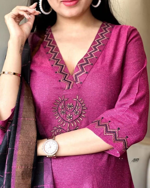 Beautiful premium quality linen duppata enclosed with heavy tassel work on duppata(WARED311)