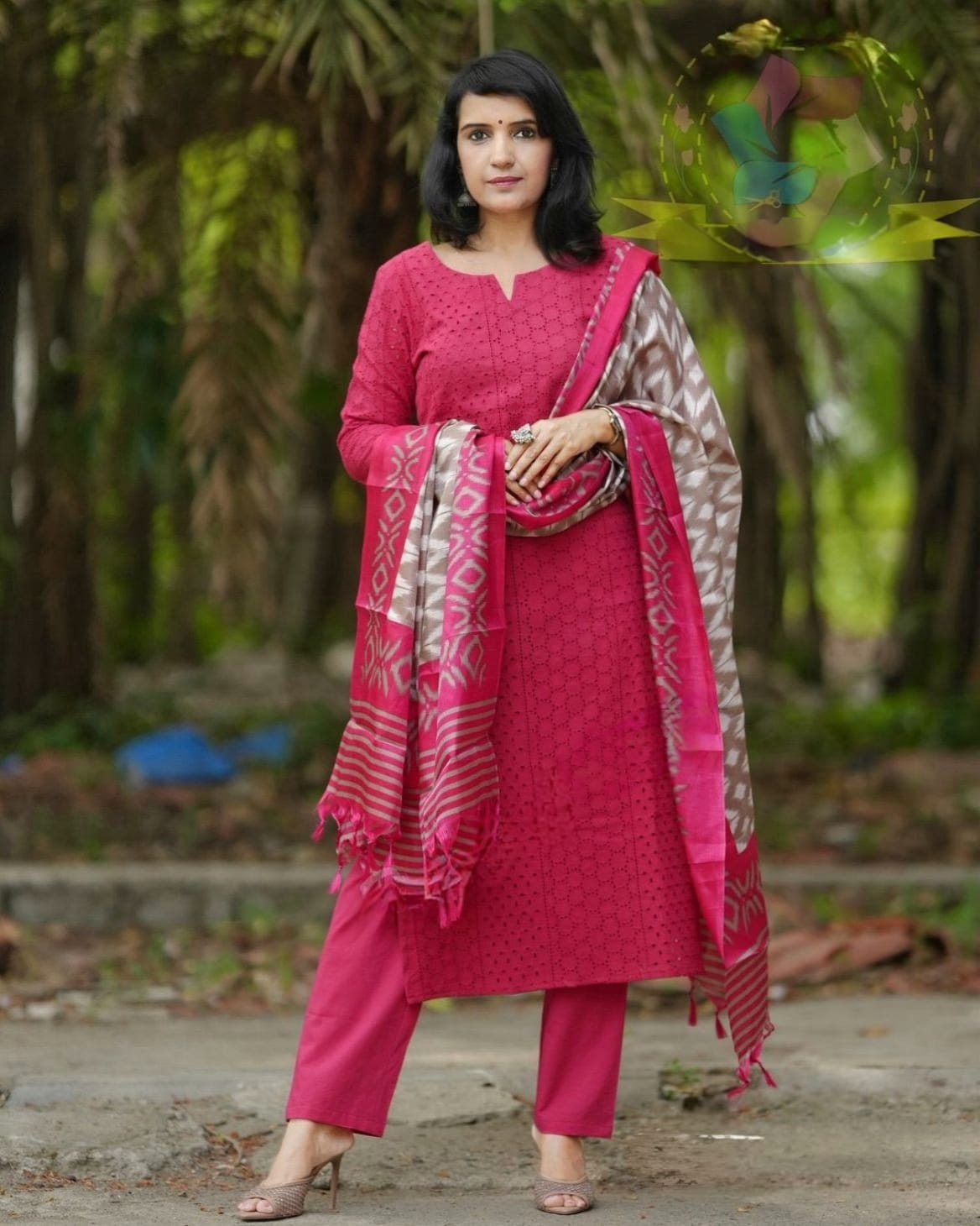 LOOK GRACEFUL IN OUR SCHIFFLI EMBROIDERY KURTI IN CLASSIC COLOUR WITH HANDLOOM KHADI SILK DUPATTA IS MUST HAVE IN UR WARDROBE(WARED255)