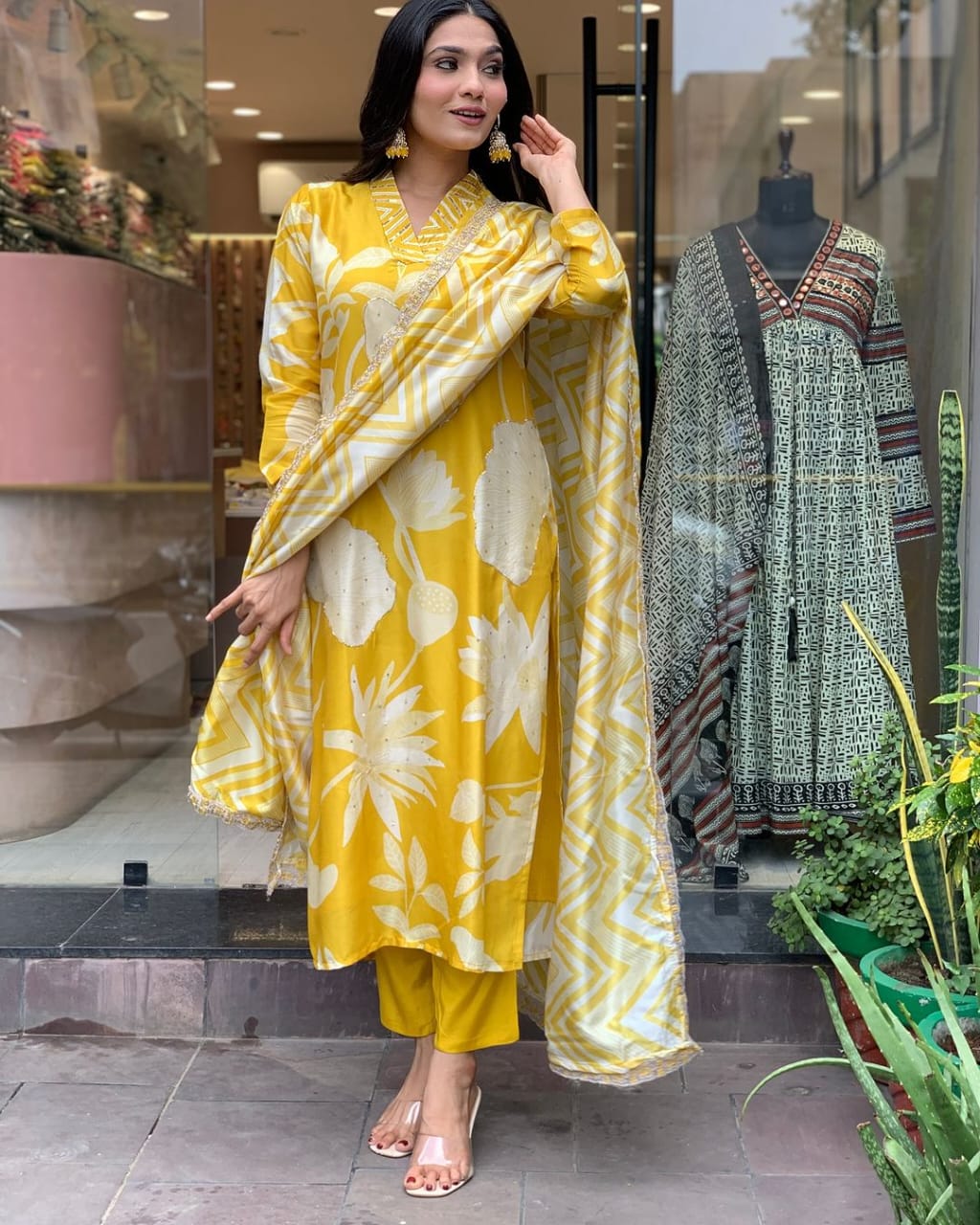 Make a change in your wardrobe by wearing our exclusive muslin digital print hand embroidery suit with muslin duppata(WARED177)