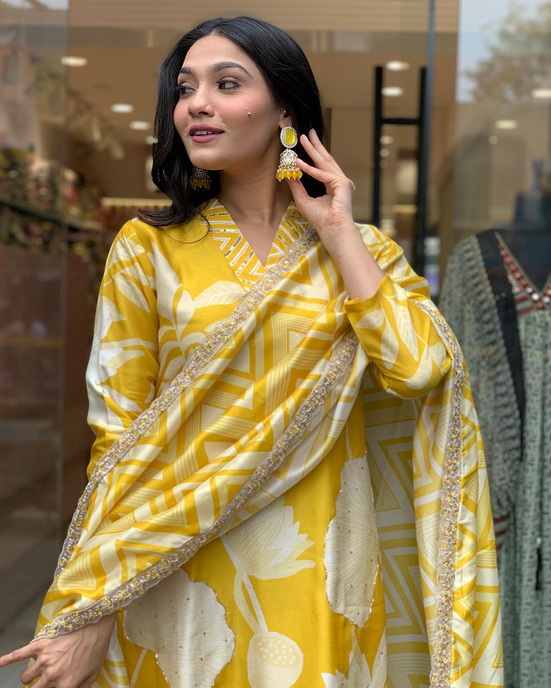 Make a change in your wardrobe by wearing our exclusive muslin digital print hand embroidery suit with muslin duppata(WARED177)