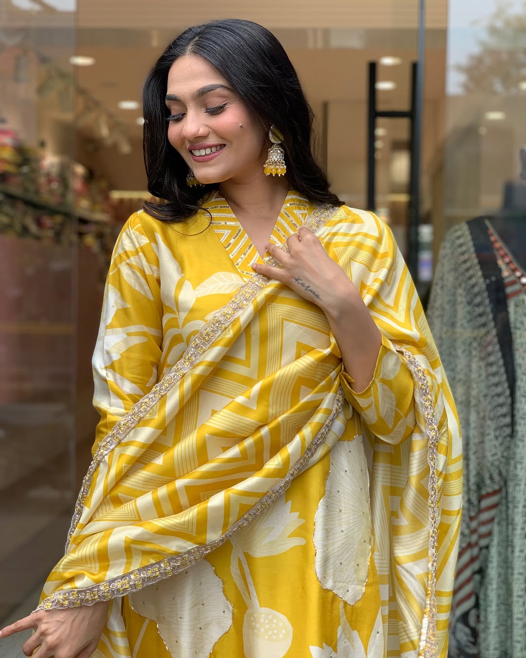 Make a change in your wardrobe by wearing our exclusive muslin digital print hand embroidery suit with muslin duppata(WARED177)