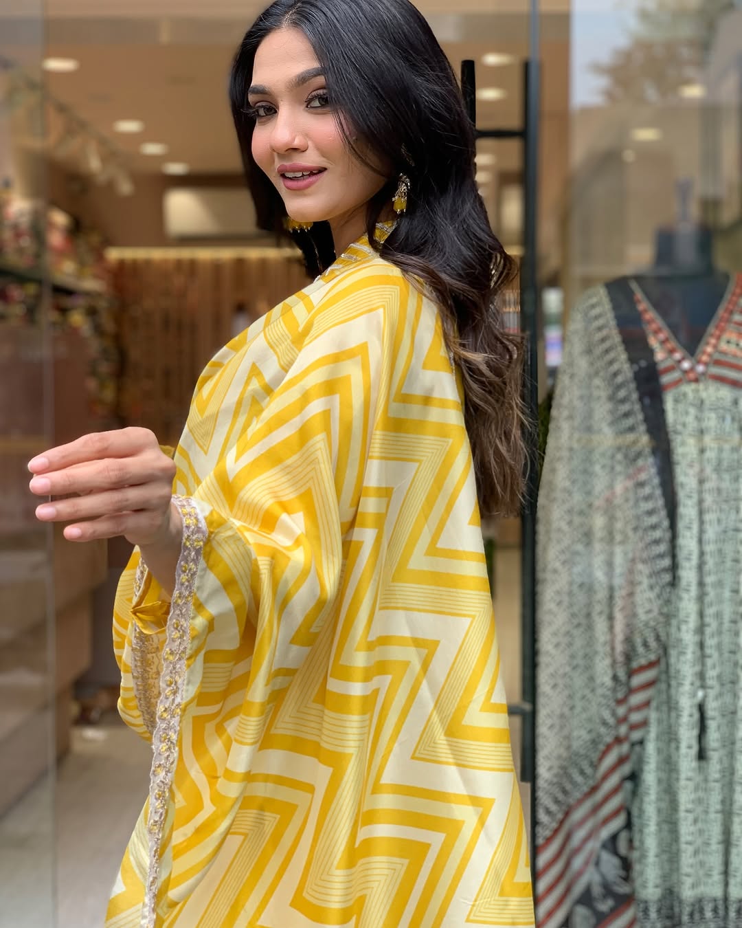 Make a change in your wardrobe by wearing our exclusive muslin digital print hand embroidery suit with muslin duppata(WARED177)