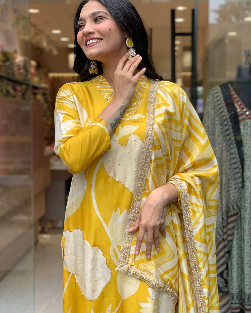 Make a change in your wardrobe by wearing our exclusive muslin digital print hand embroidery suit with muslin duppata(WARED177)