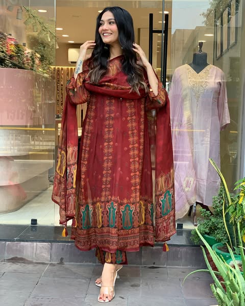 Beautiful pure premium chiffon digital printed Anarkali set with handwork on neck it has attached lining paired up with santoon slik pant and Organza digital printed dupatta sets(WARED07)