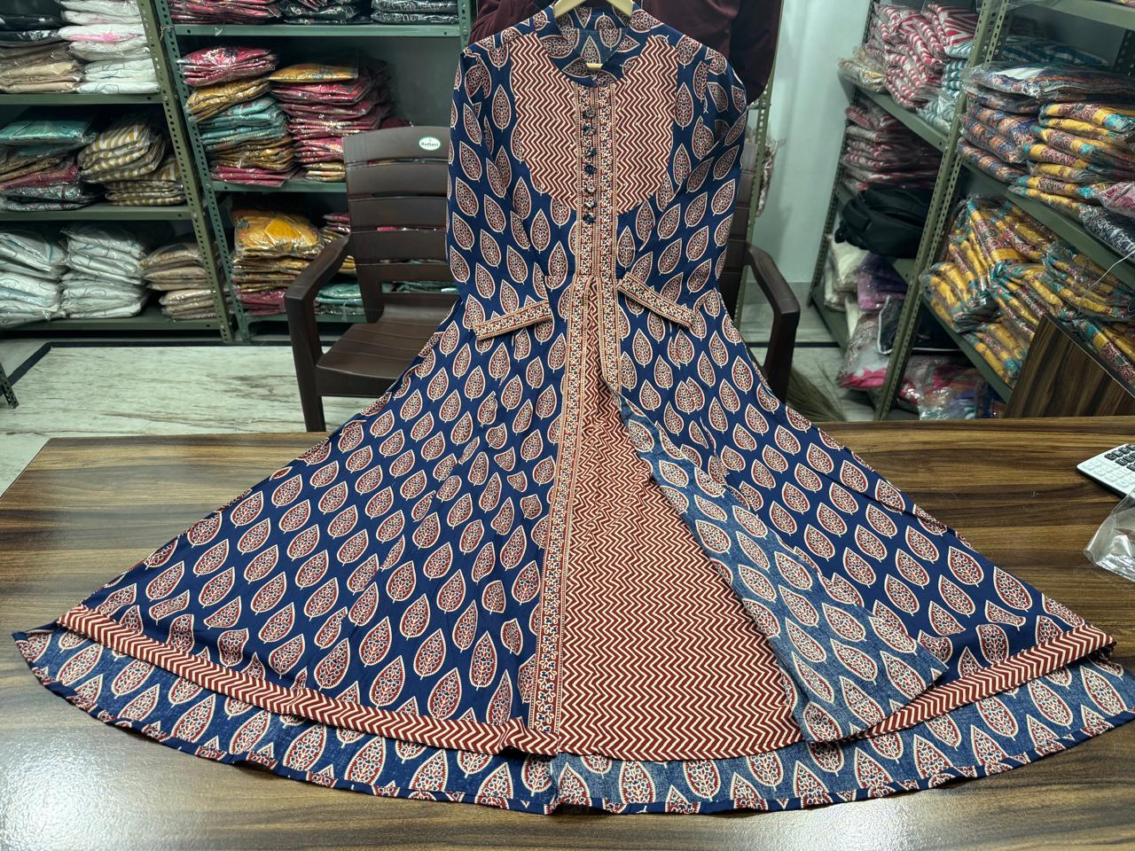 Look straight out of a dreamy movie set as you turn around and walk in this elegant flaired suit ! The perfect of traditional wear(WARED141)