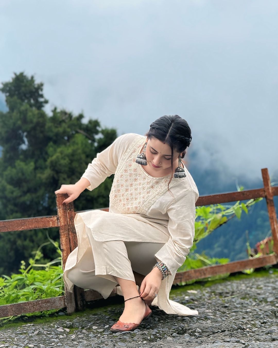 π Classy Cotton Flex Off-White Kurta With Embroidered Yoke πππ(WARED153)