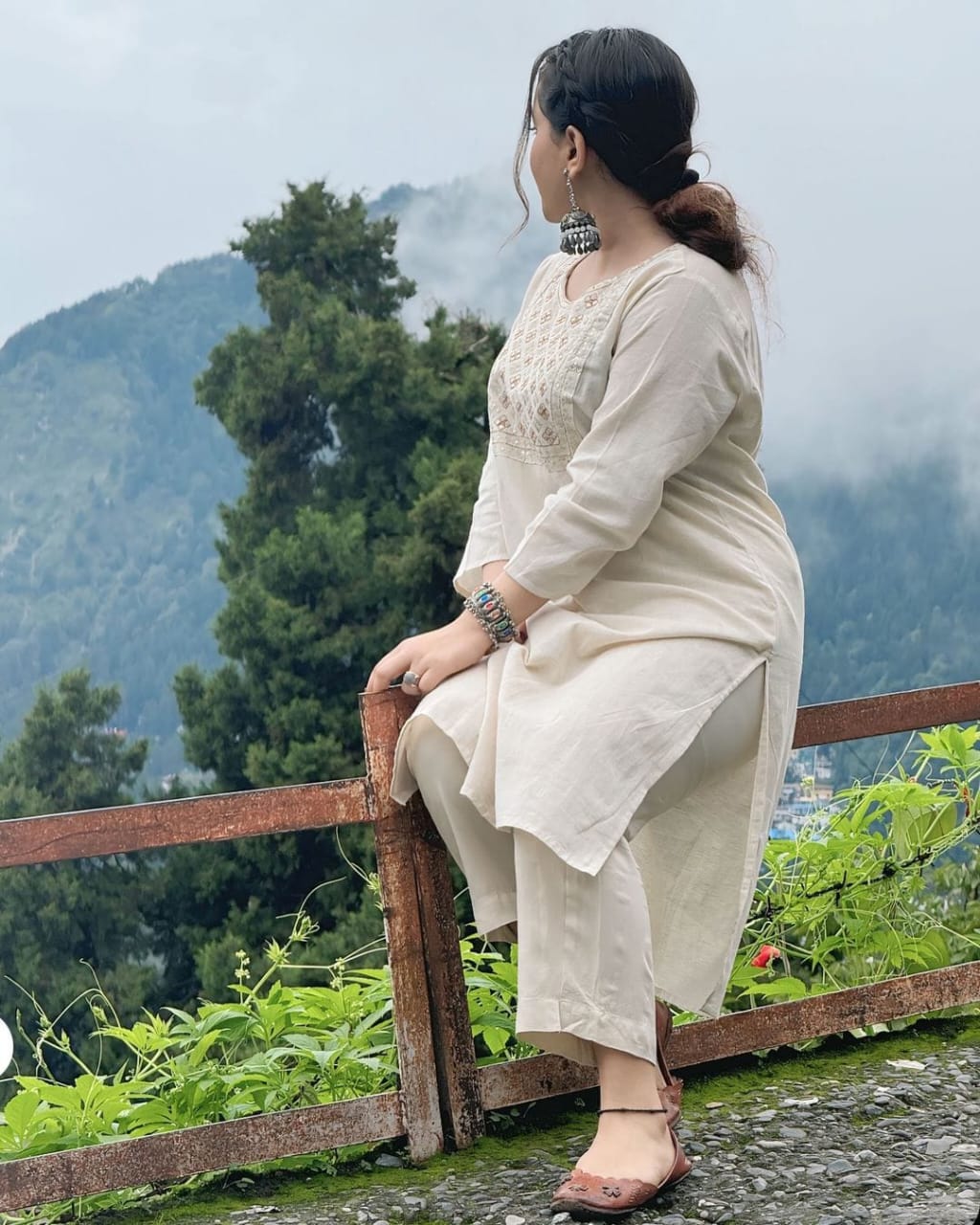 π Classy Cotton Flex Off-White Kurta With Embroidered Yoke πππ(WARED153)