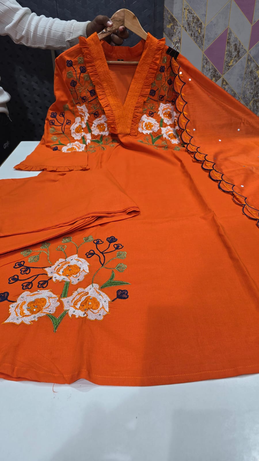 Enjoy your festival πwith our Very Beautiful 3ps Set . πͺ‘ πͺ‘ πͺ‘ πΈ ππ (WARED124)