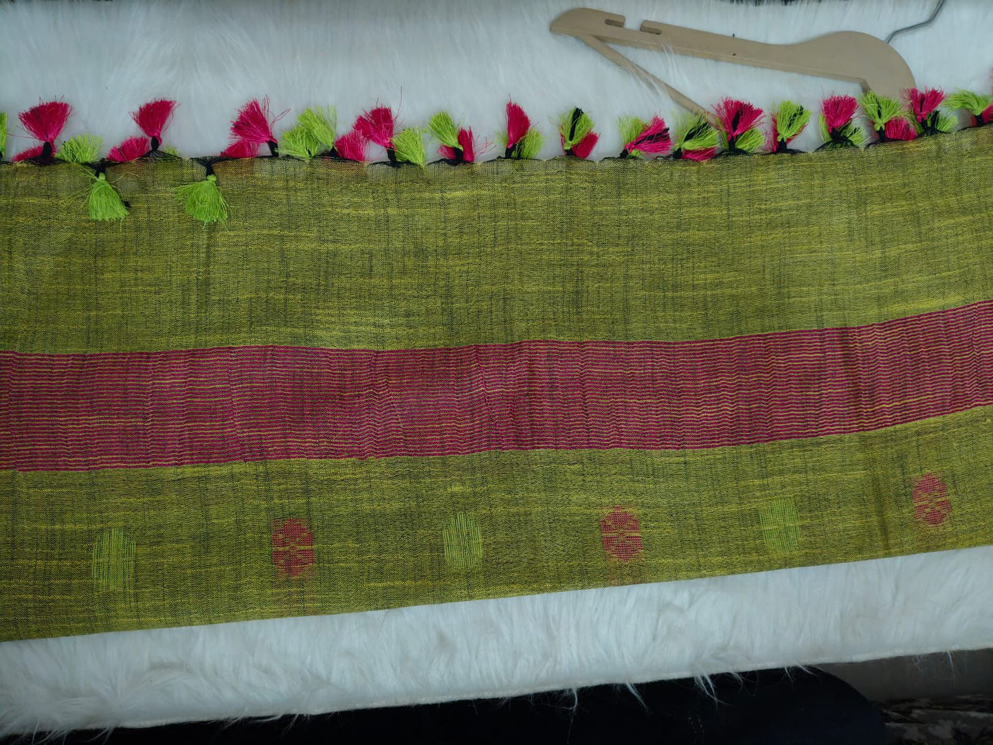 Beautiful premium quality linen dupatta enclosed with heavy tassel work on dupatta