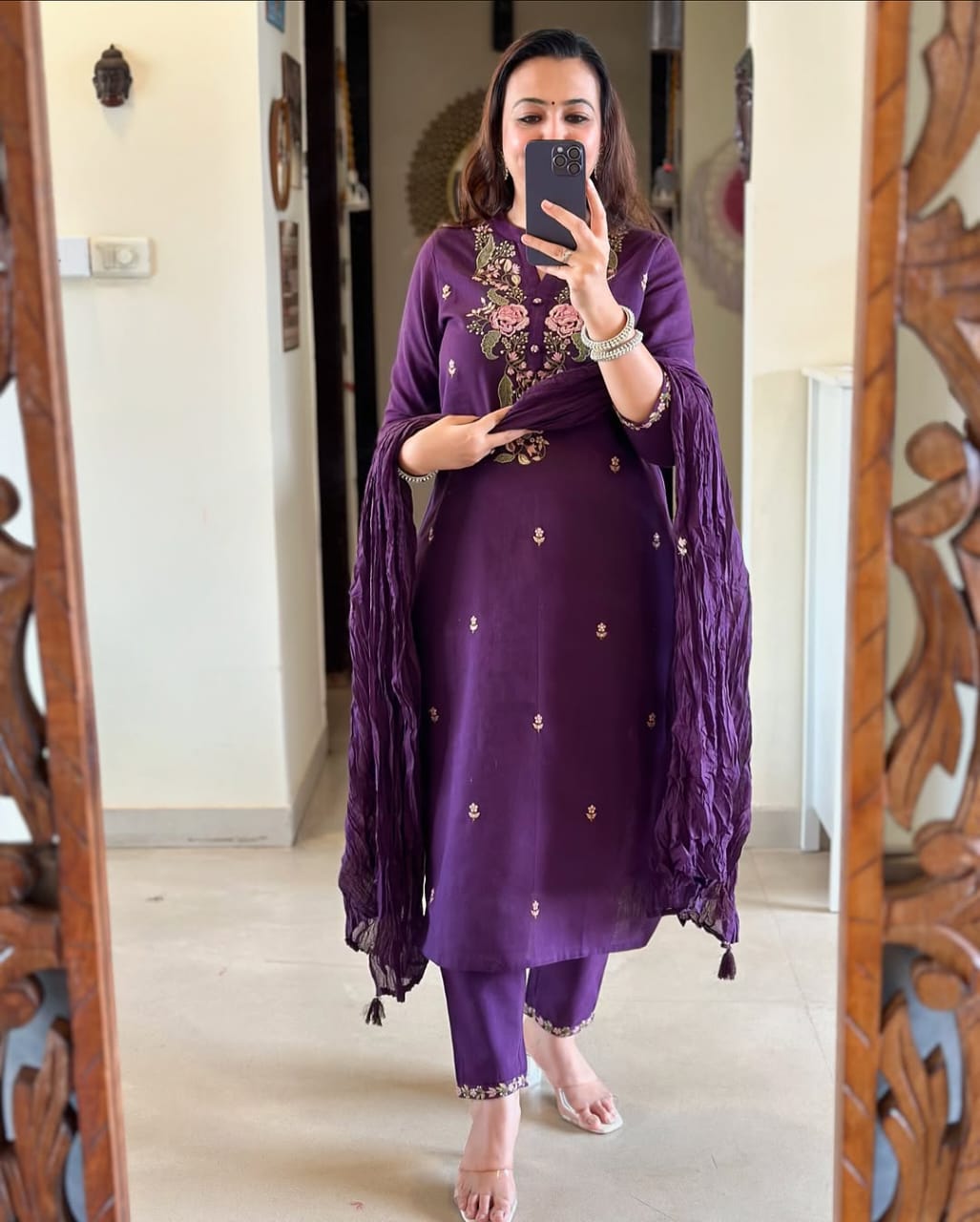 Beautiful pure cotton super dying embroidery suit set.paired up with cotton pant and malmal cotton dupatta with tusels. (WARED128)