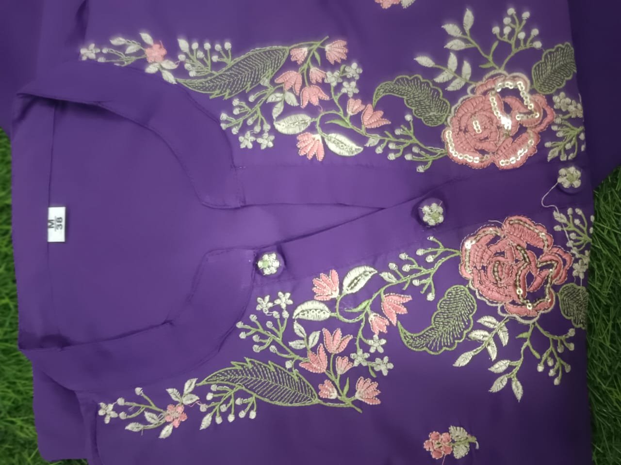 Beautiful pure cotton super dying embroidery suit set.paired up with cotton pant and malmal cotton dupatta with tusels. (WARED128)