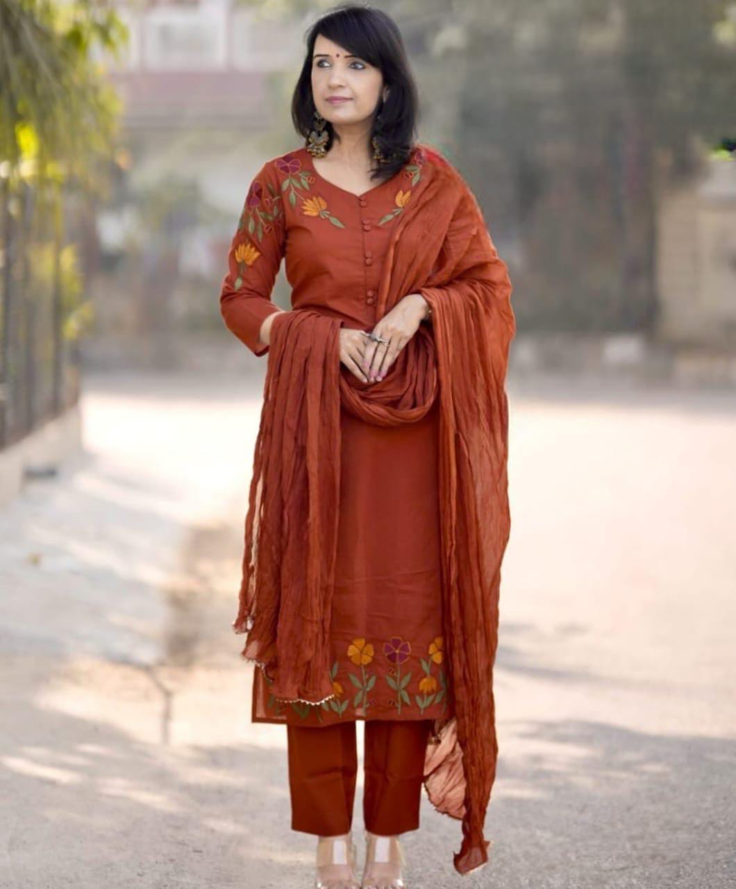 It's time to add some grace in your wardrobe....Look super chic in our easy breezy three piece suit set... (WARED126)