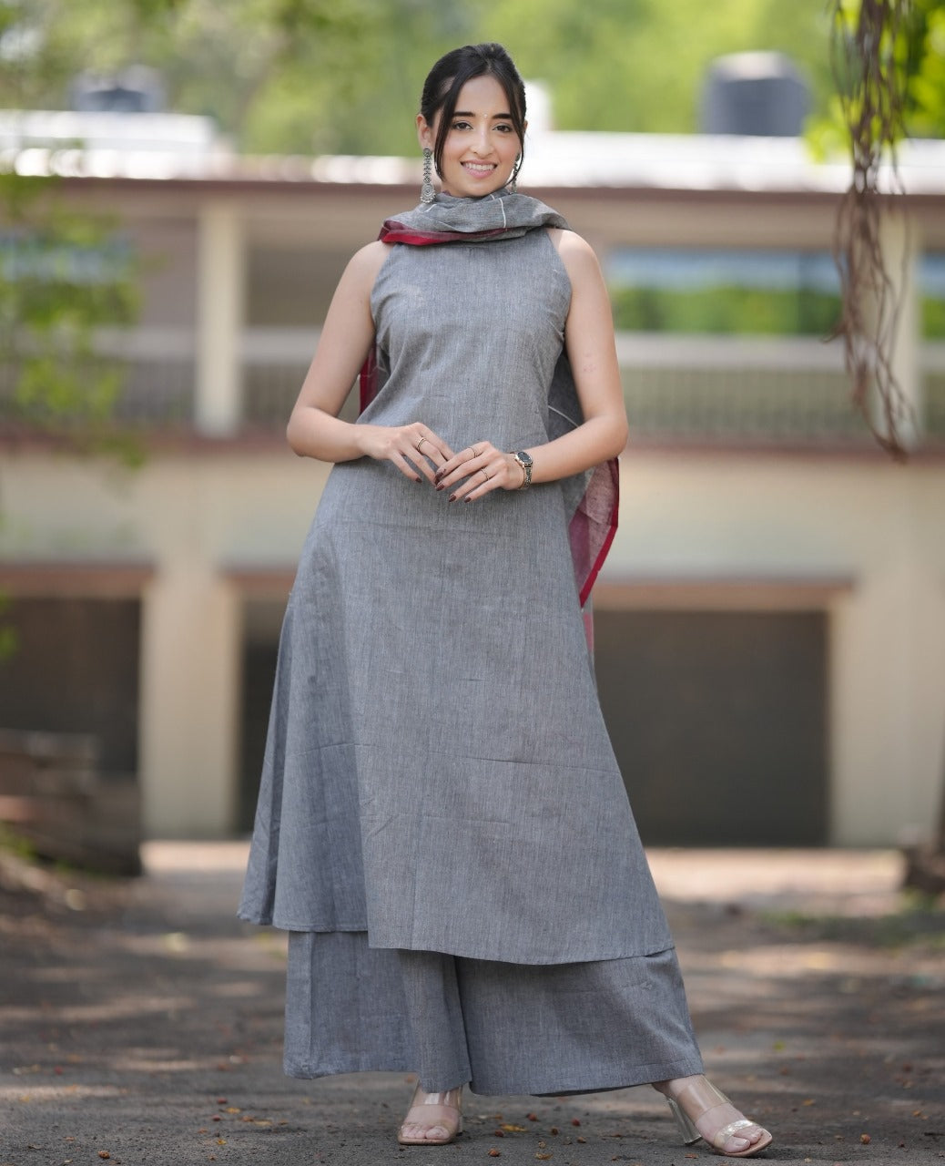 ELEVATE UR STYLE IN OUR CLASSY HAMDLOOM A LINE KURTI IN TRENDY HALTER NECK STYLE PAIRED WITH PURE LINEN DUPATTA PERFECT FOR ALL OCCASIONS (WARED111)