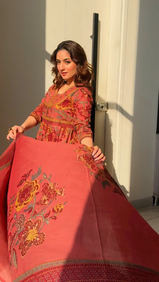 Premium cotton Anarkali suit set with hand work detailing on yoke paired with matching pant and full dupatta.(WARED43)