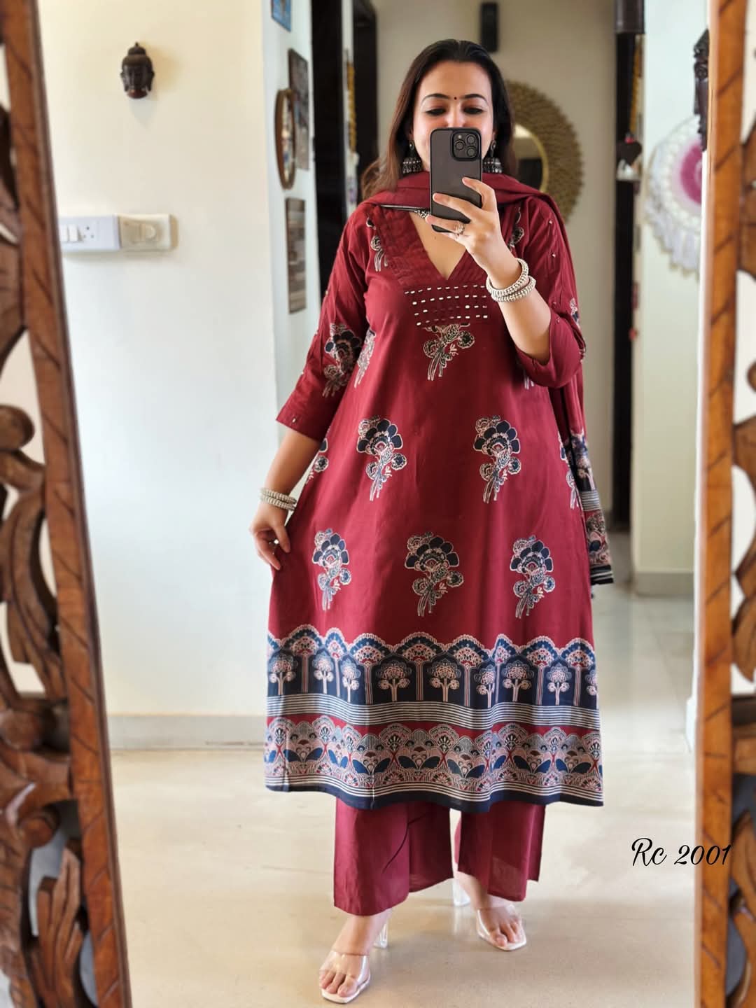 HEVAY DIMOND COTTON FABRIC NECK EMBROIDERY WORK AND PLITES ON YOKEπππ(WARED23)