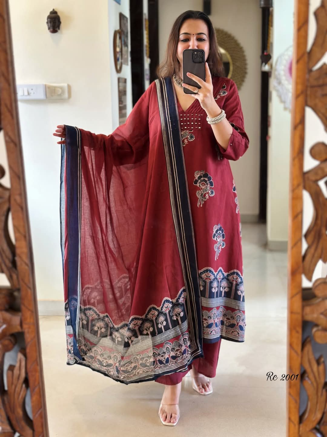 HEVAY DIMOND COTTON FABRIC NECK EMBROIDERY WORK AND PLITES ON YOKEπππ(WARED23)