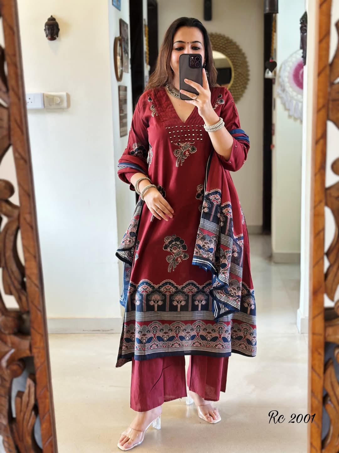 HEVAY DIMOND COTTON FABRIC NECK EMBROIDERY WORK AND PLITES ON YOKEπππ(WARED23)