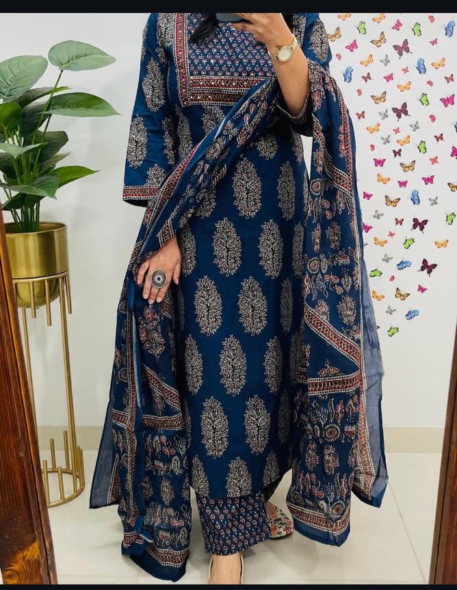 🌹🌹Pure fine Cotton fabric Kurti with Pant with cotton 100-100 Dupatta🌹🌹Nack Hand work(WARED426)