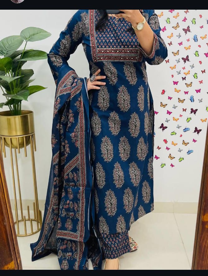 🌹🌹Pure fine Cotton fabric Kurti with Pant with cotton 100-100 Dupatta🌹🌹Nack Hand work(WARED426)