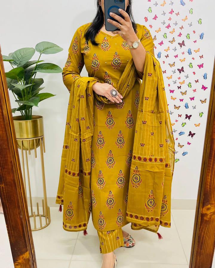 🌹🌹Pure fine Cotton fabric Embroidery Work Kurti with Pant with cotton 100-100 Dupatta🌹(WARED427)