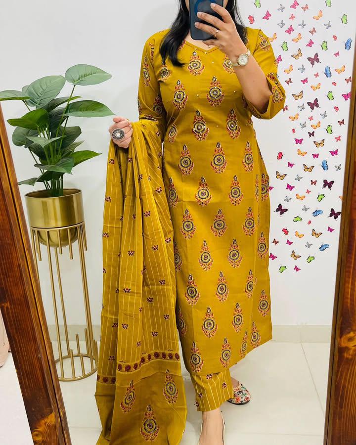 🌹🌹Pure fine Cotton fabric Embroidery Work Kurti with Pant with cotton 100-100 Dupatta🌹(WARED427)