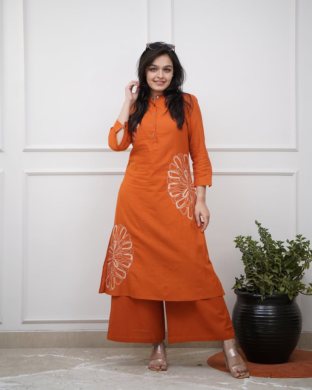 Look straight out of a dreamy movie set as &you turn around and walk in this elegant flaired suit (WACD91)