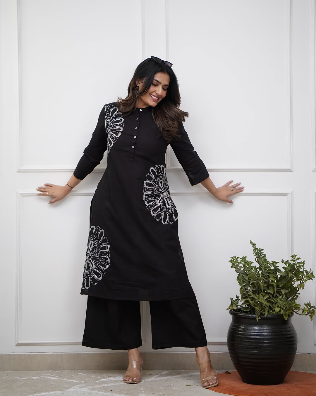 Look straight out of a dreamy movie set as &you turn around and walk in this elegant flaired suit (WACD92)