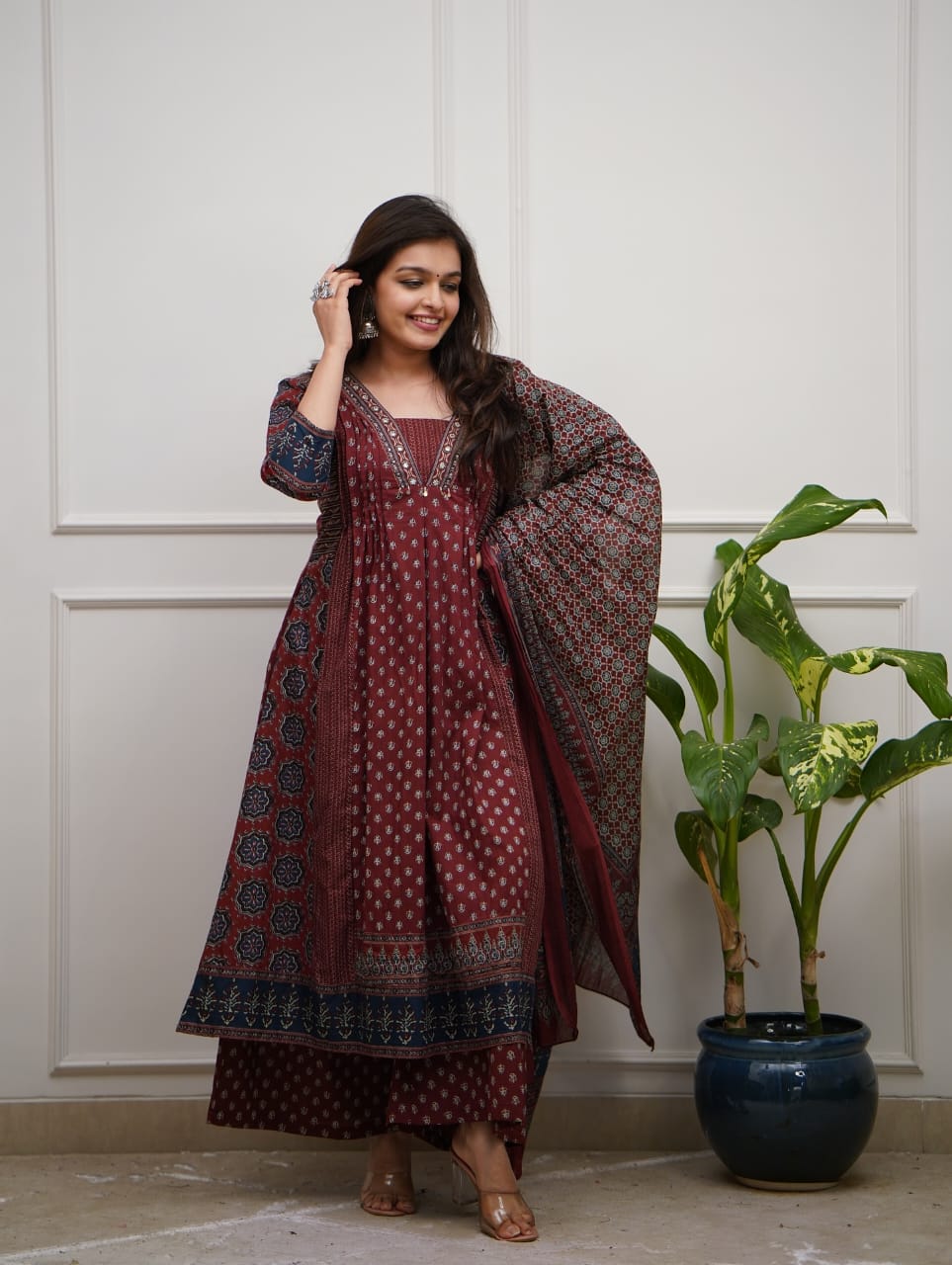 ππ»ππ»NEW product LUNCHING super hit hai dimand product Beutiful Suit Setππ»ππ»(WARED461)