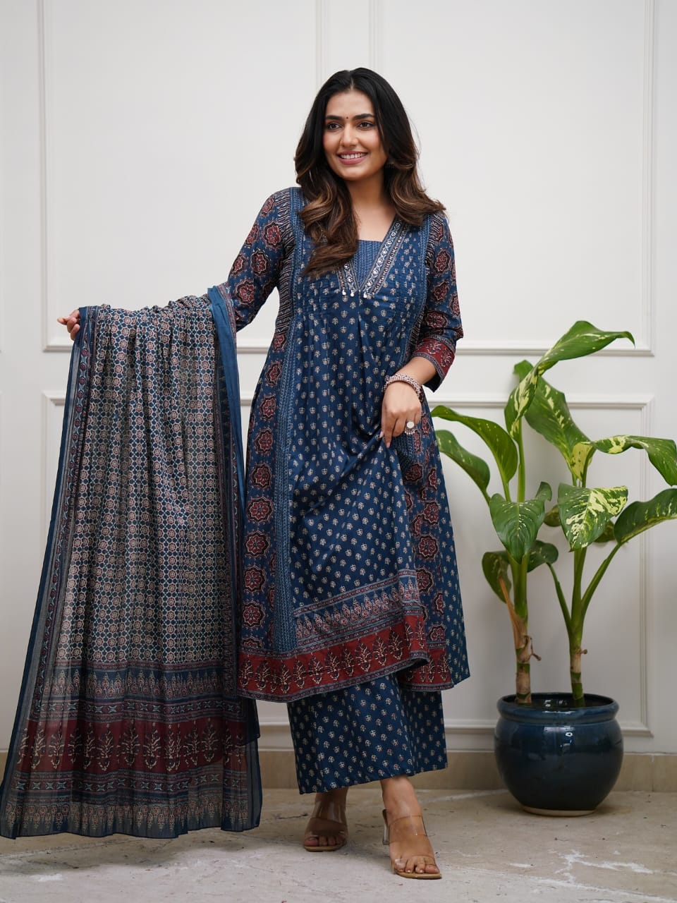 ππ»ππ»NEW product LUNCHING super hit hai dimand product Beutiful Suit Setππ»ππ»(WARED462)