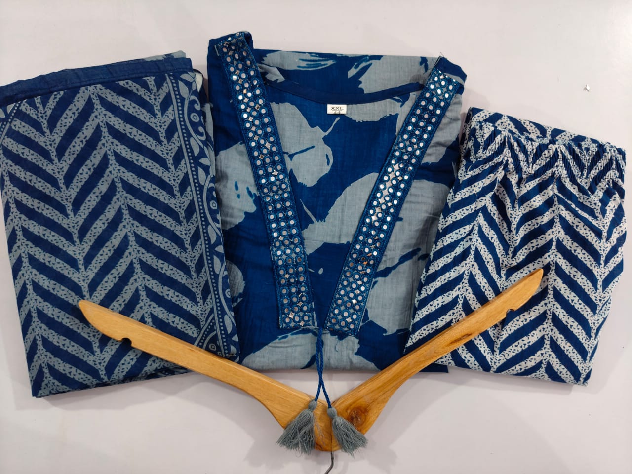 🧶💫New Designer Floral Cotton Suit set collection(WARED468)