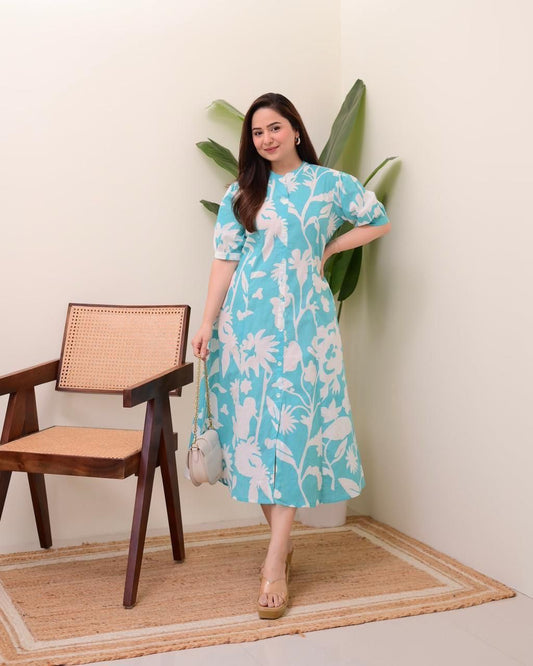 It is decorated with beautiful buttons and amazing floral prints.(WACD133)