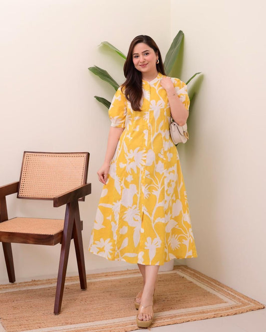 It is decorated with beautiful buttons and amazing floral prints.(WACD134)