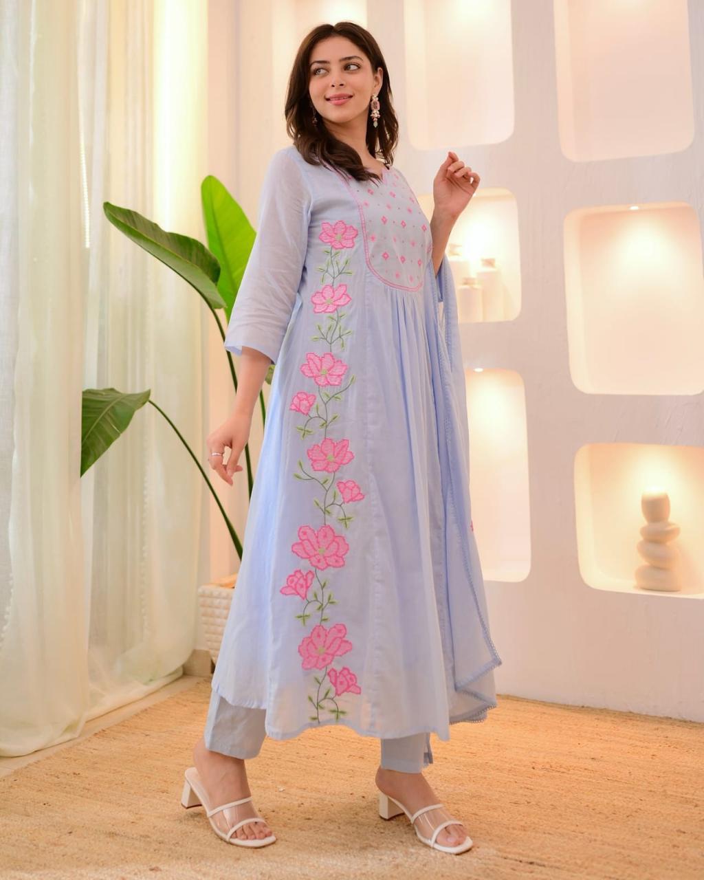 ππ»ππ»NEW product LUNCHING super hit hai dimand product Beutiful Suit Setππ»ππ»(WARED466)