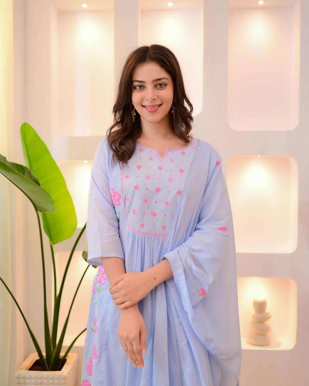 ππ»ππ»NEW product LUNCHING super hit hai dimand product Beutiful Suit Setππ»ππ»(WARED466)