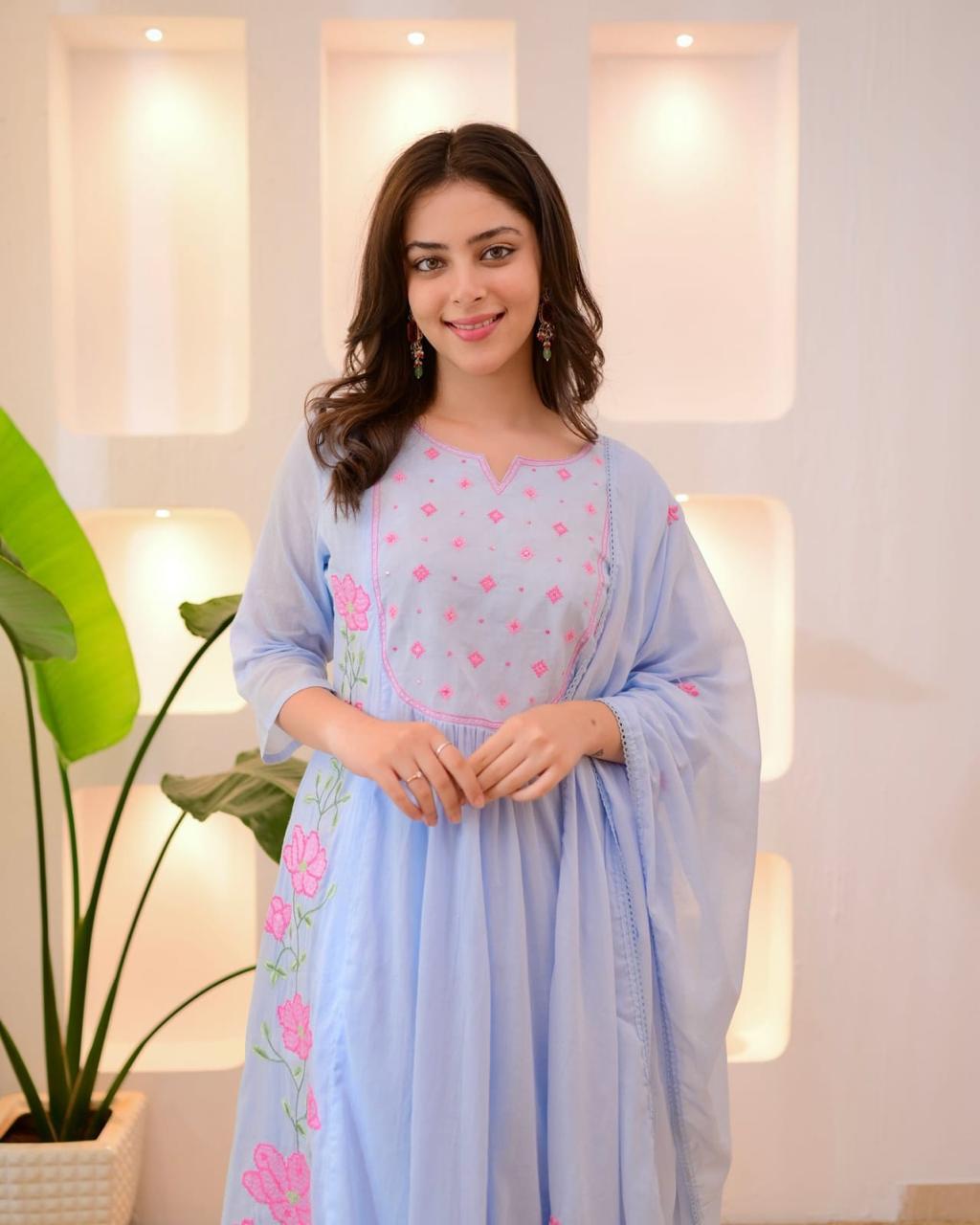 ππ»ππ»NEW product LUNCHING super hit hai dimand product Beutiful Suit Setππ»ππ»(WARED466)