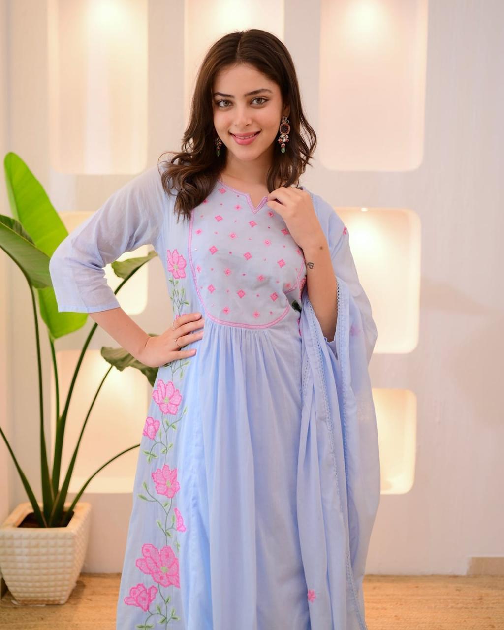 ππ»ππ»NEW product LUNCHING super hit hai dimand product Beutiful Suit Setππ»ππ»(WARED466)