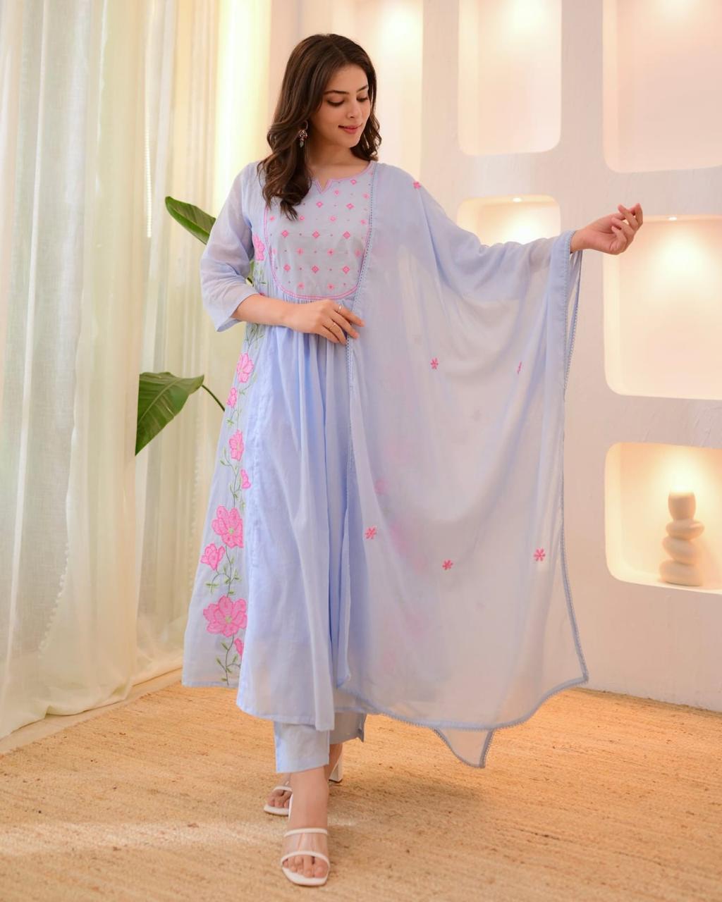 ππ»ππ»NEW product LUNCHING super hit hai dimand product Beutiful Suit Setππ»ππ»(WARED466)
