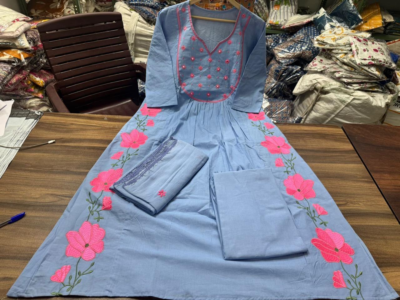 ππ»ππ»NEW product LUNCHING super hit hai dimand product Beutiful Suit Setππ»ππ»(WARED466)