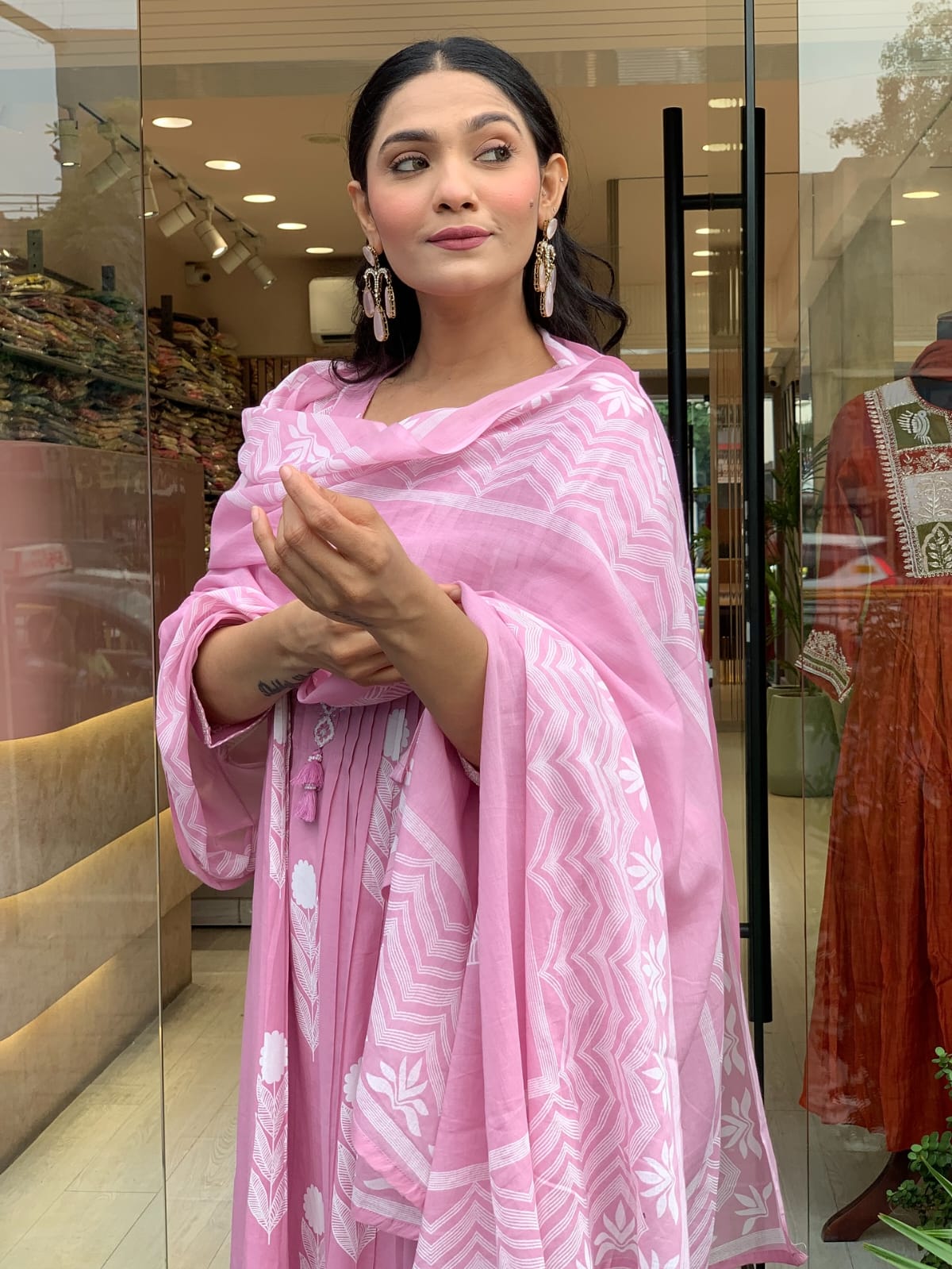 🌹🌹Pure fine Cotton fabric Kurti with Pant with cotton 100-100 Dupatta🌹🌹 (SWRED605)