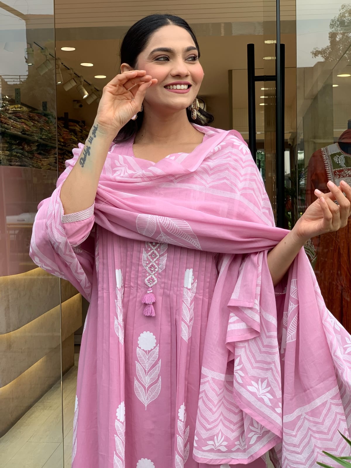 🌹🌹Pure fine Cotton fabric Kurti with Pant with cotton 100-100 Dupatta🌹🌹 (SWRED605)