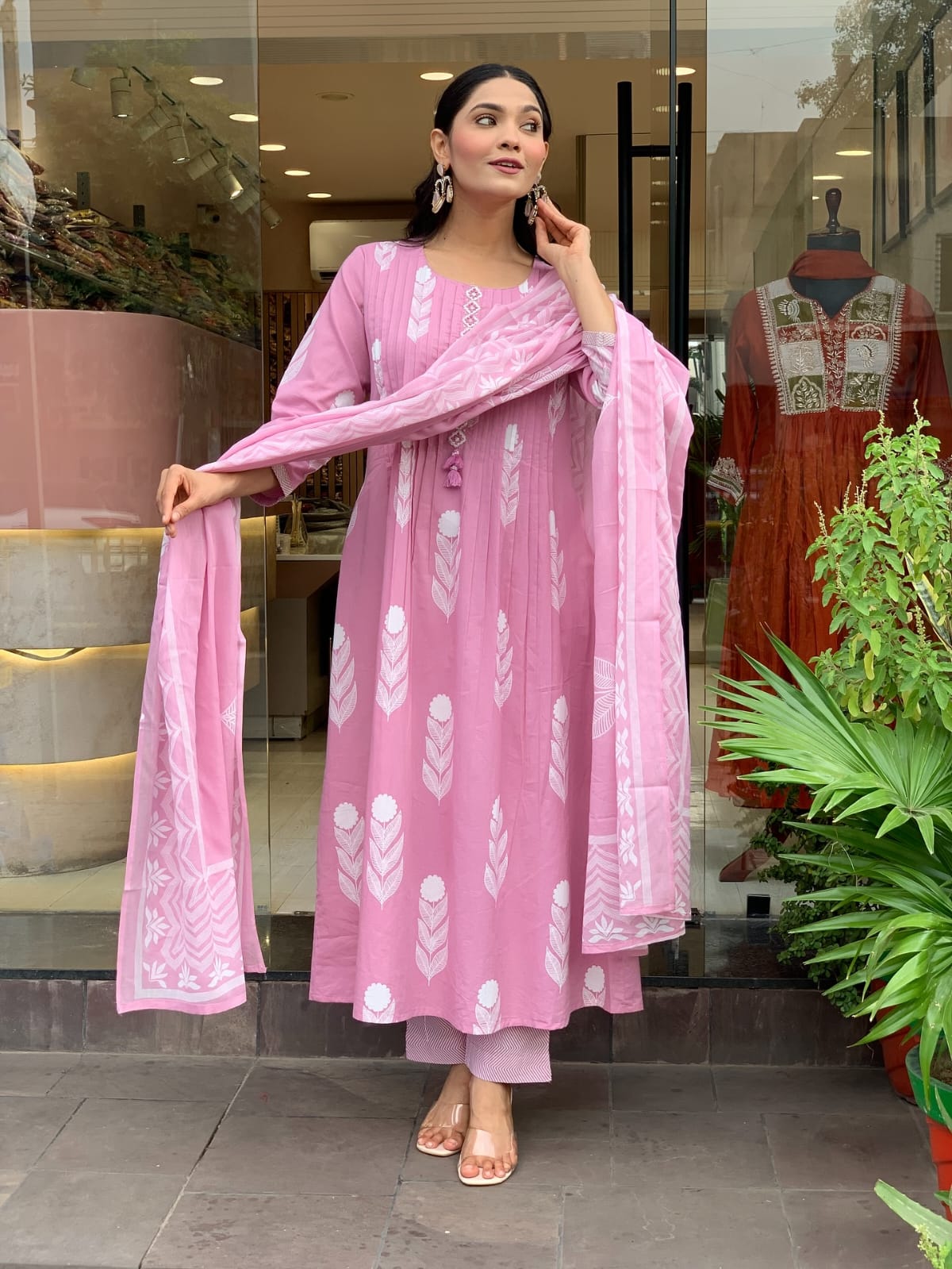 🌹🌹Pure fine Cotton fabric Kurti with Pant with cotton 100-100 Dupatta🌹🌹 (SWRED605)