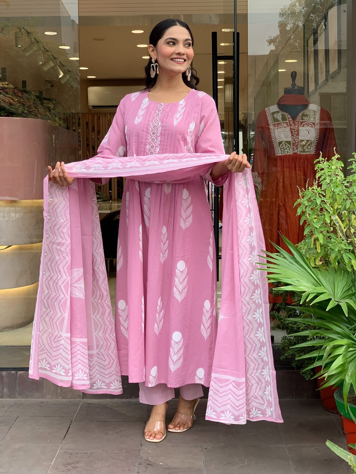 🌹🌹Pure fine Cotton fabric Kurti with Pant with cotton 100-100 Dupatta🌹🌹 (SWRED605)