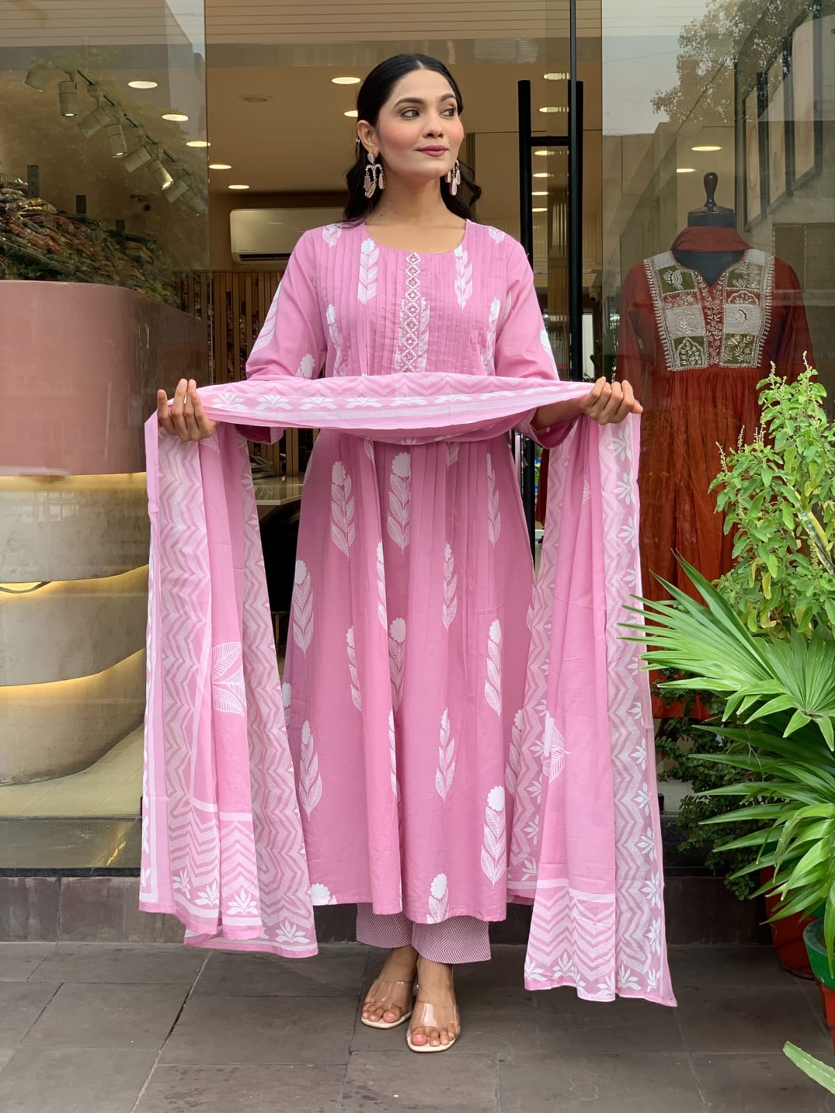 🌹🌹Pure fine Cotton fabric Kurti with Pant with cotton 100-100 Dupatta🌹🌹 (SWRED605)