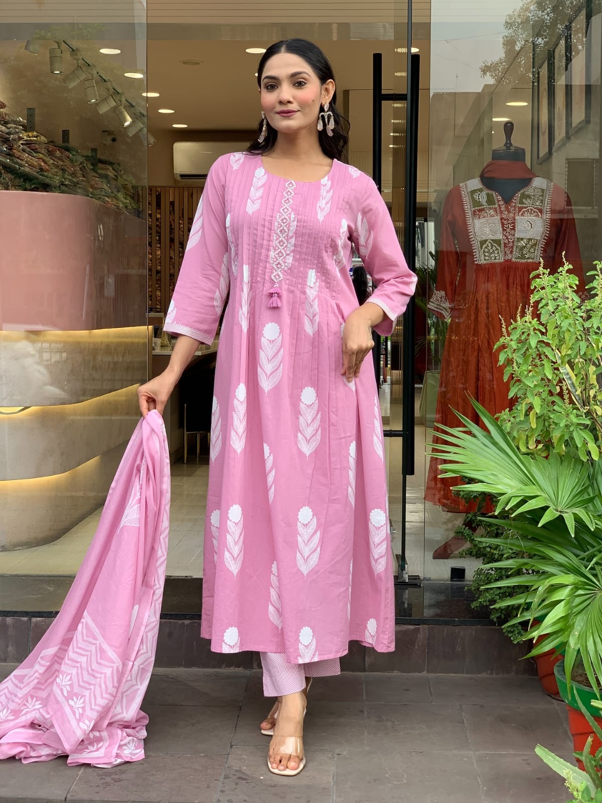 🌹🌹Pure fine Cotton fabric Kurti with Pant with cotton 100-100 Dupatta🌹🌹 (SWRED605)