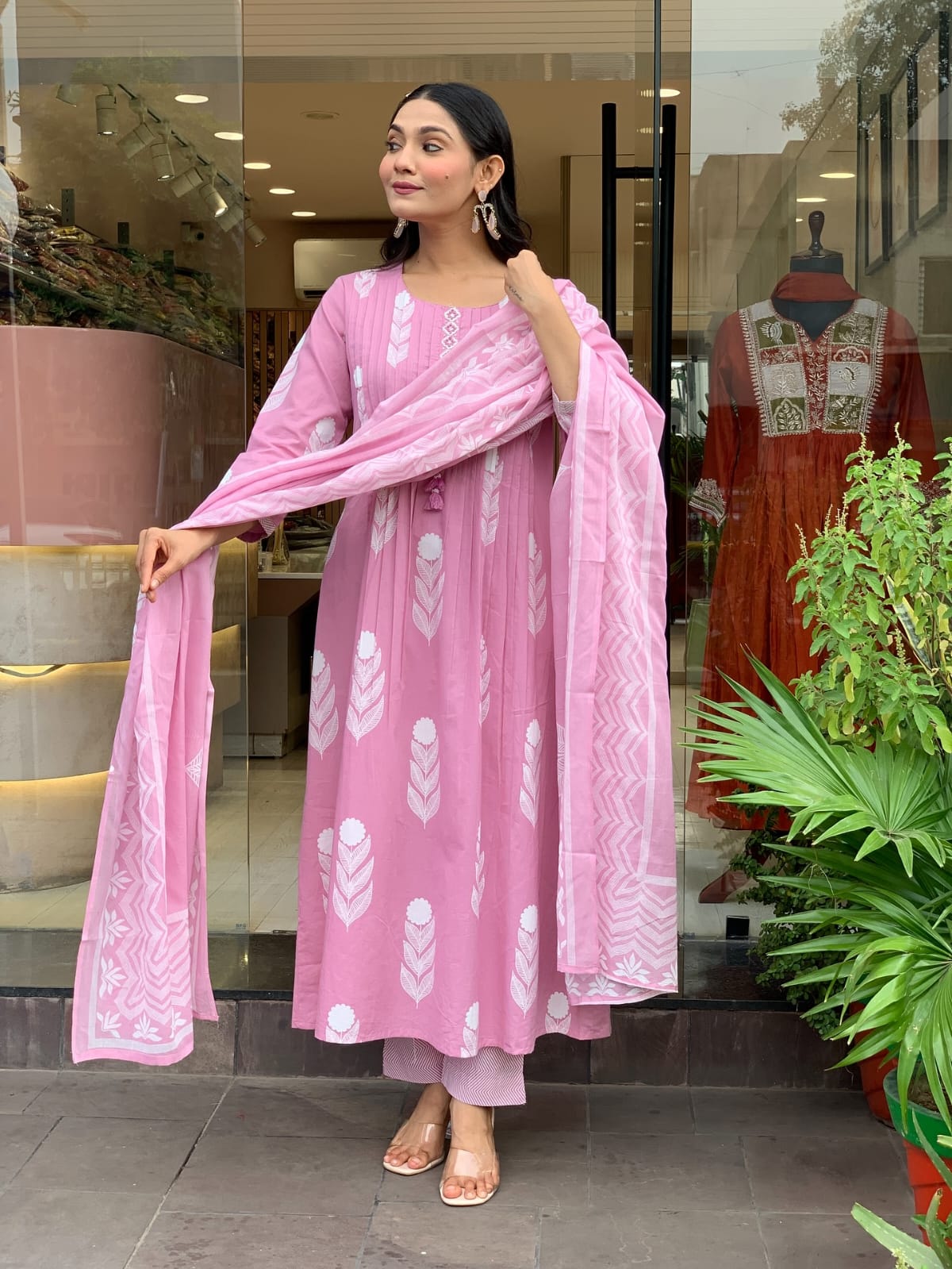 🌹🌹Pure fine Cotton fabric Kurti with Pant with cotton 100-100 Dupatta🌹🌹 (SWRED605)
