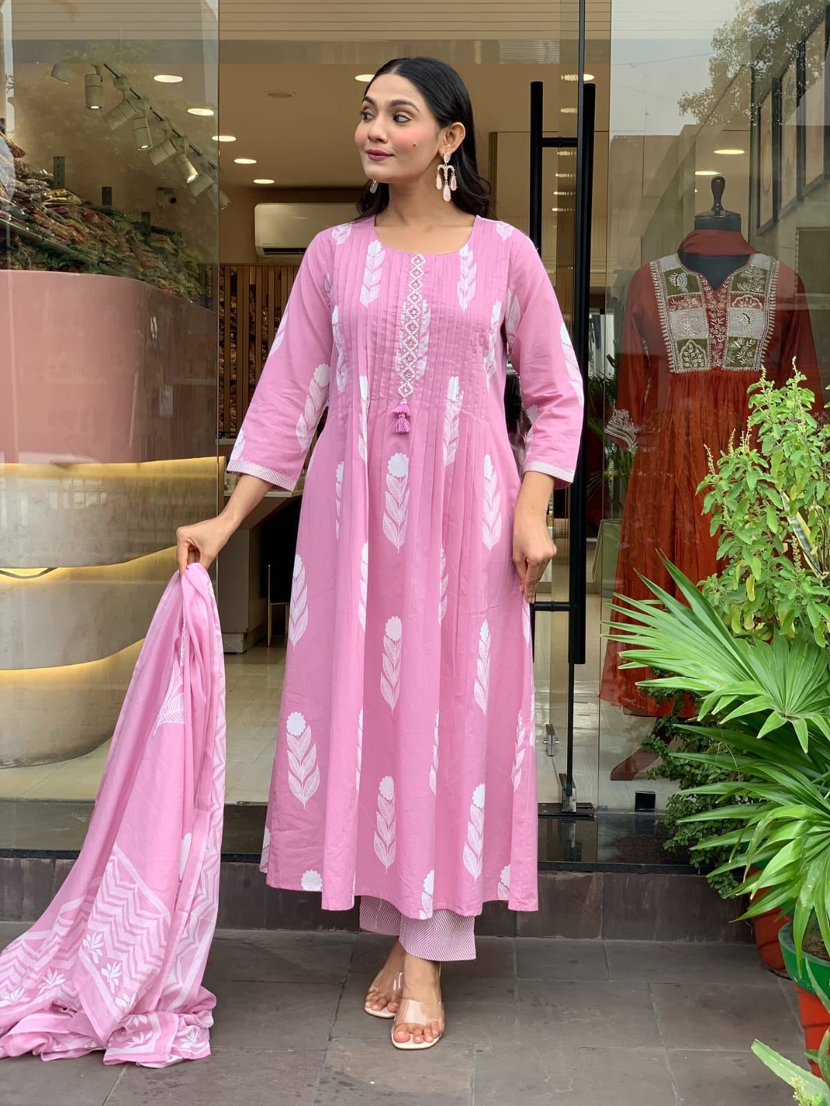 🌹🌹Pure fine Cotton fabric Kurti with Pant with cotton 100-100 Dupatta🌹🌹 (SWRED605)