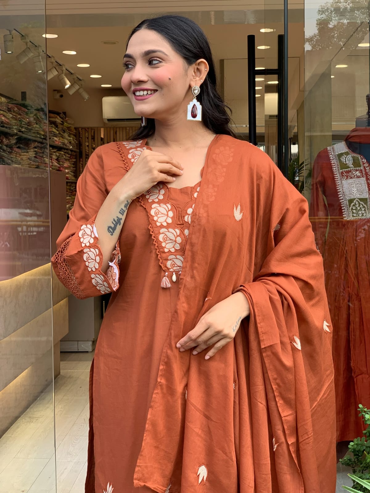 🌹🌹Pure fine Cotton fabric Kurti with Pant with cotton 100-100 Dupatta🌹🌹 (SWRED606)